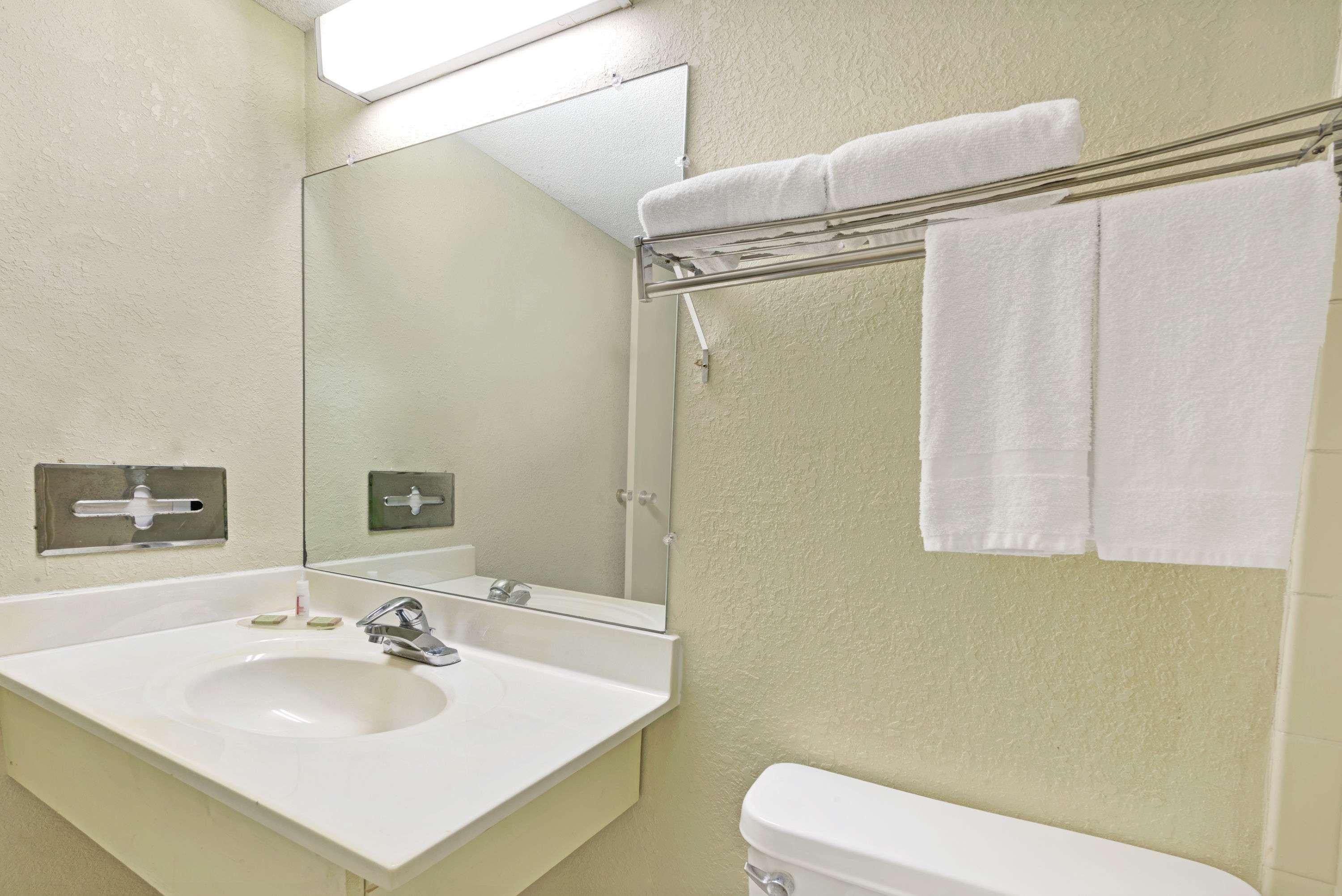 Super 8 By Wyndham Indianapolis South Motel Eksteriør billede